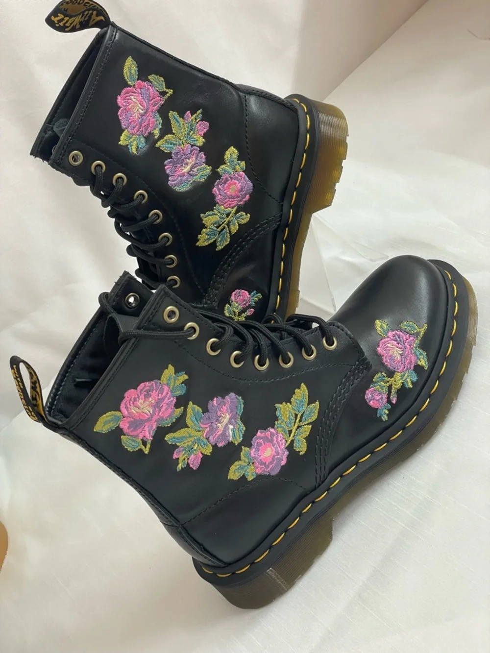 Dr. Martens 1460 Vonda  Black Lace-Up Boots Floral Embroidery US 6 L Big Girl